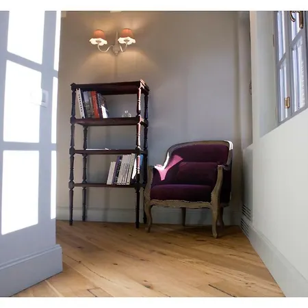 Isola Bella - Via Della Posta *